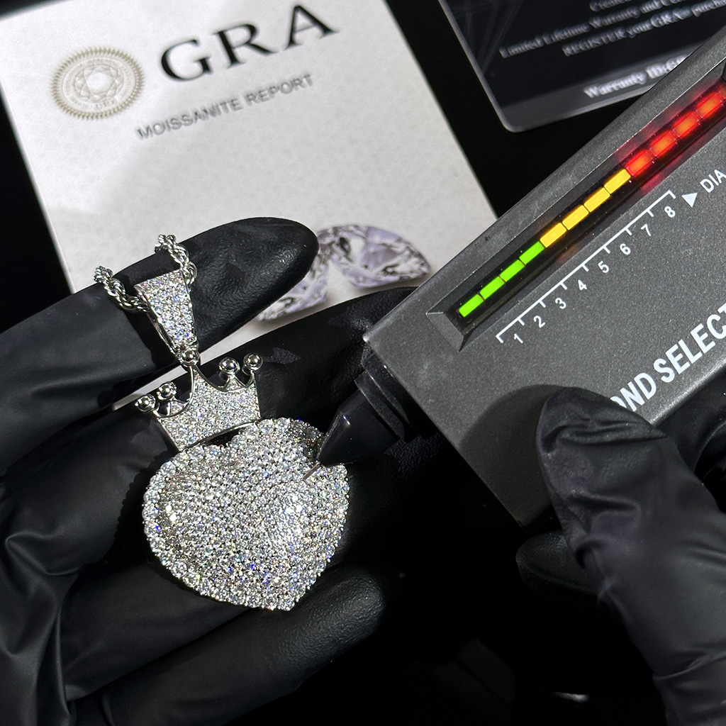 S925 & Moissanite Heart Crown Pendant Iced Out Shine With Street Luxury - Image 3