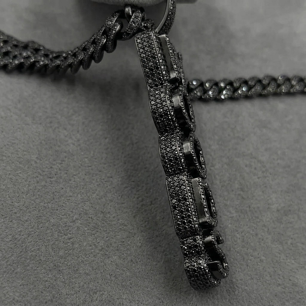 925s & Vvs Moissanite Black Custom Vertical Letter Pendant Iced Out - Image 4