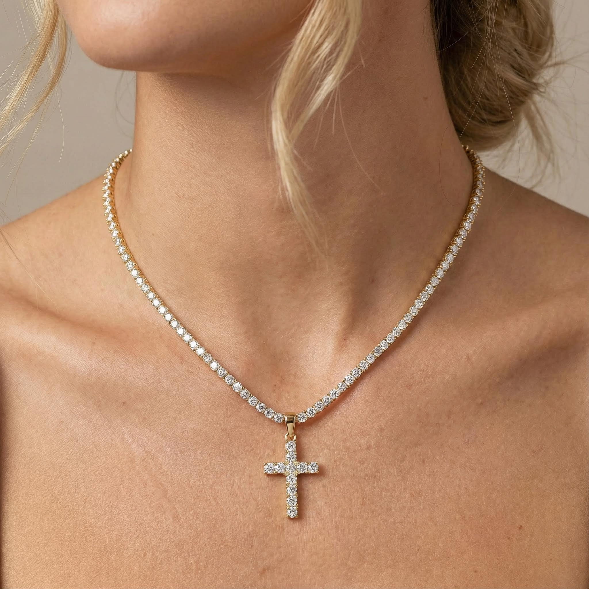 Round Cut Diamonds Cross Pendant In Gold With Street Luxury Shine - Image 9