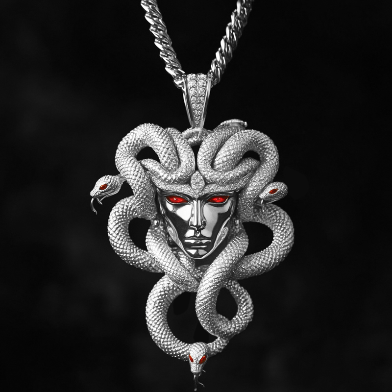 Iced Out Medusa Pendant Moissanite With Street Luxury Shine - Image 3