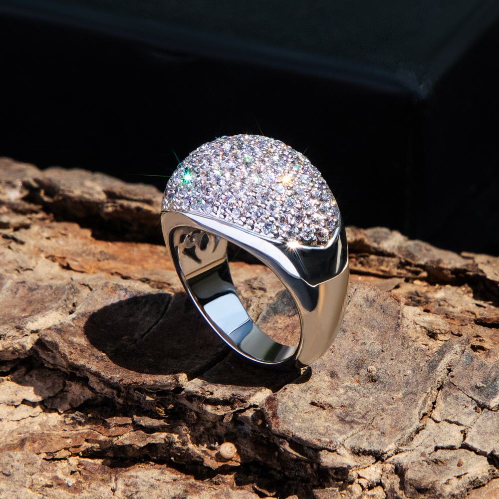 Iced Out Out Three-dimensional Ring Gold With Street Luxury Shine