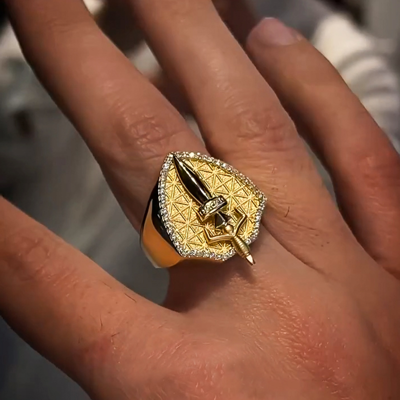 Three-dimensional Sword Shield Shaped Ring Gold With Street Luxury Shine