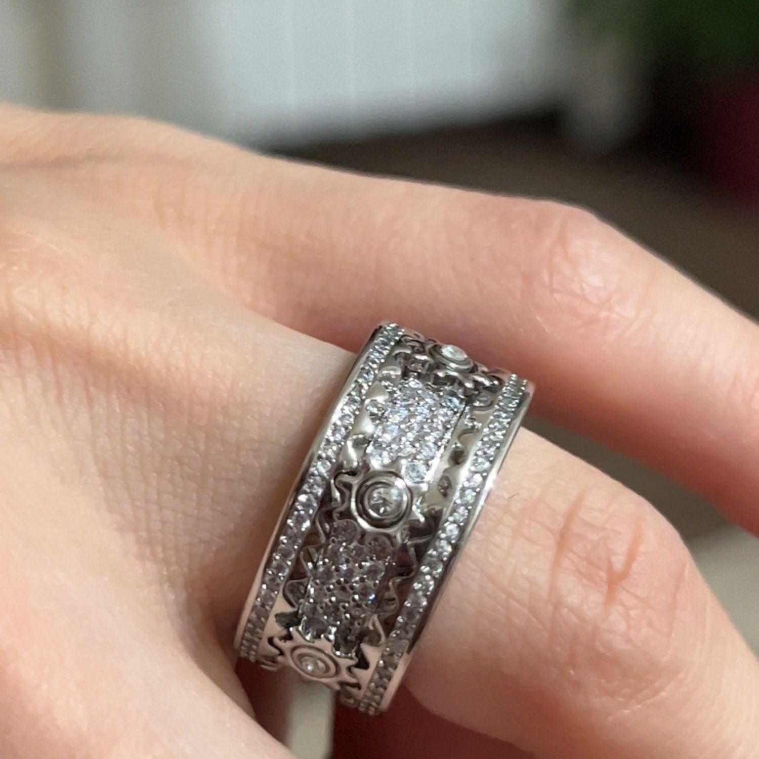 Iced Out Out Rotating Gear Ring Gold With Street Luxury Shine - Image 5