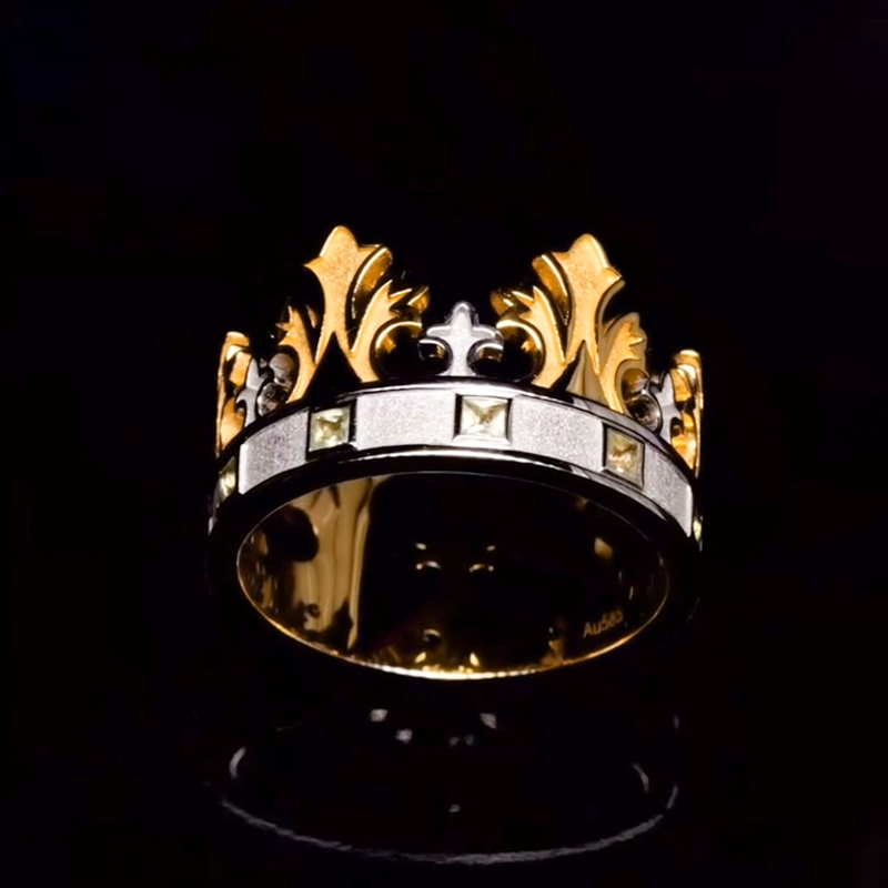 Two Tone King Crown Ring Bold Statement Style With Street Luxury - Image 3