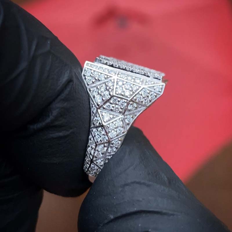 Iced Out King Crown Ring For Men Gold With Street Luxury Shine - Image 4