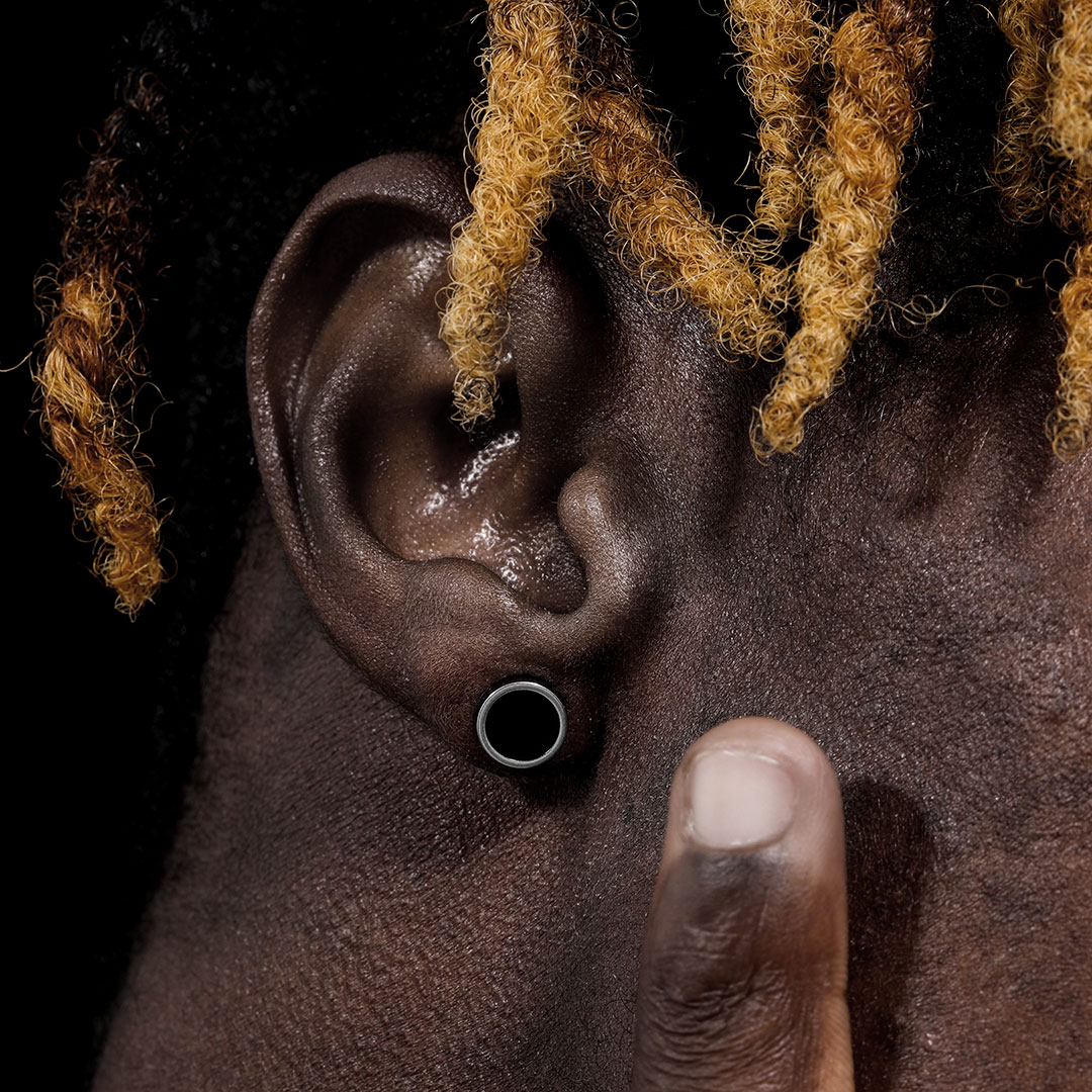 Round Black Stone Stud Earrings Bold Statement Style With Street Luxury
