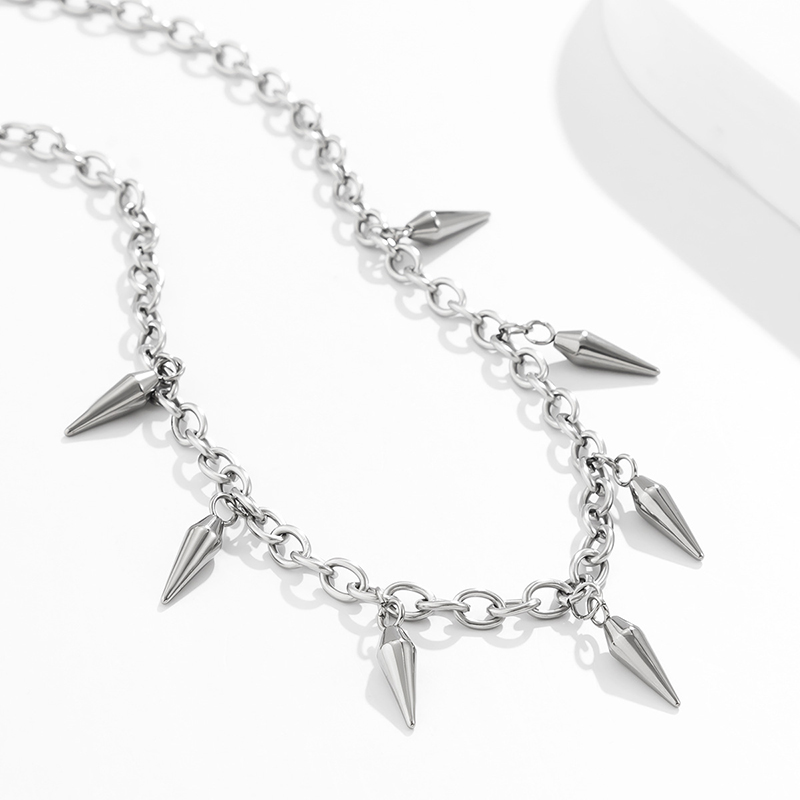 Rivet Titanium Steel Necklace Bold Statement Style With Street Luxury - Image 6