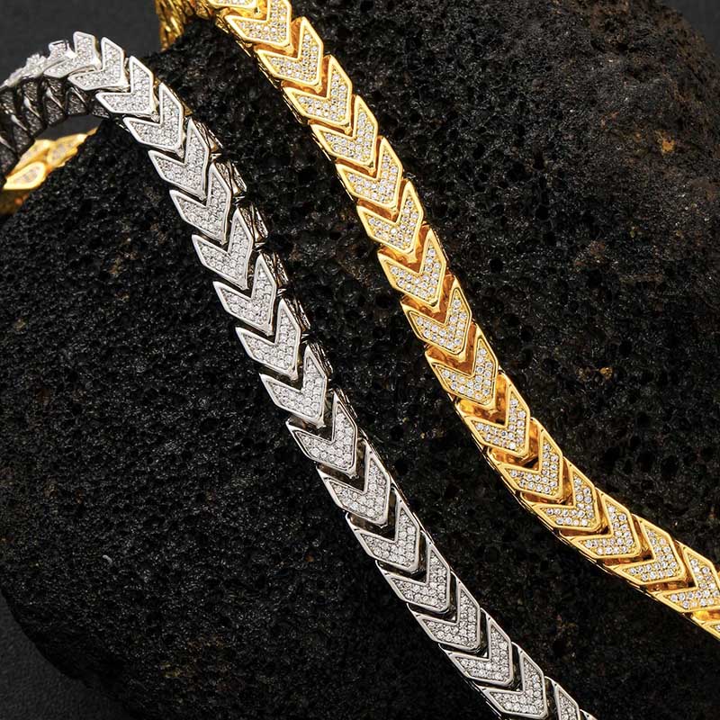 6mm Iced Out 4-sided V-shape Chain Gold With Street Luxury Shine - Image 5
