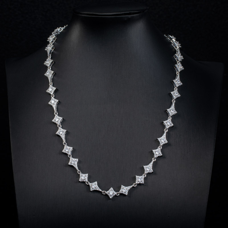 Iced Out Star Chain In White Gold With Clean Street Luxury Style