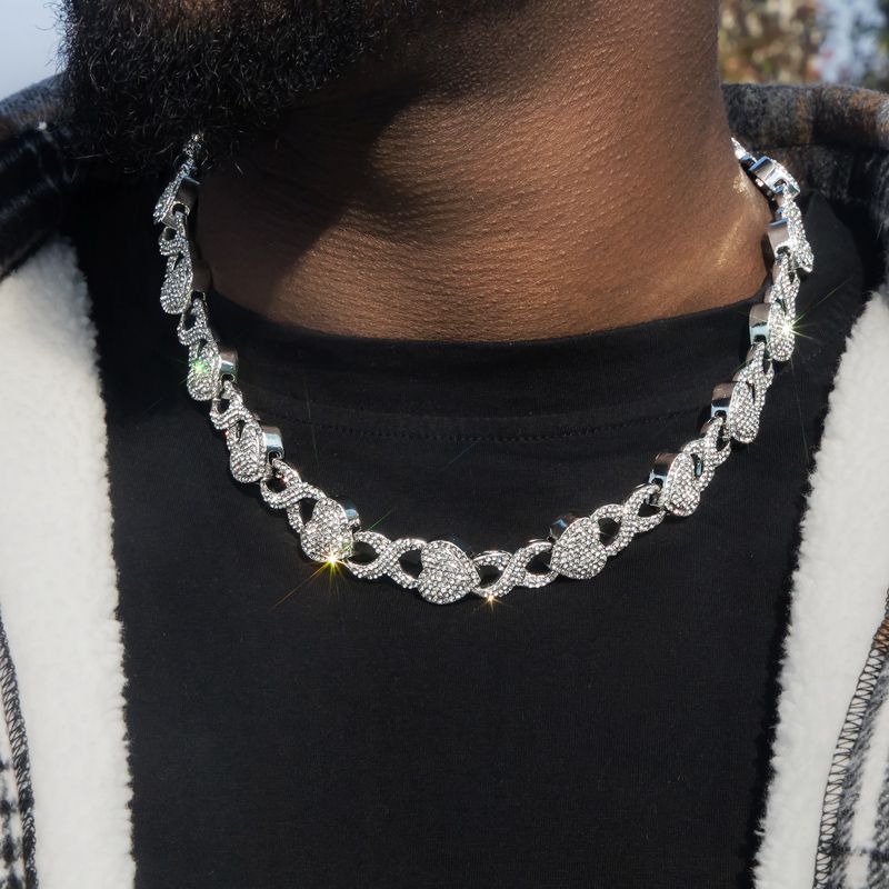 11mm 20 Iced Out Heart Infinity Link Chain In White Gold With Gold Shine - Image 4