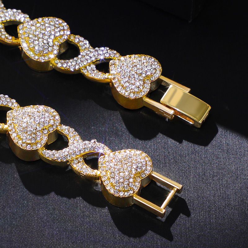 11mm 20 Heart Infinity Link Chain In Gold With Street Luxury Shine - Image 4