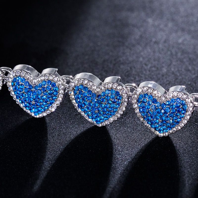 15mm 20 Clustered Sapphire Heart Link Chain In White Gold With Gold Shine - Image 5