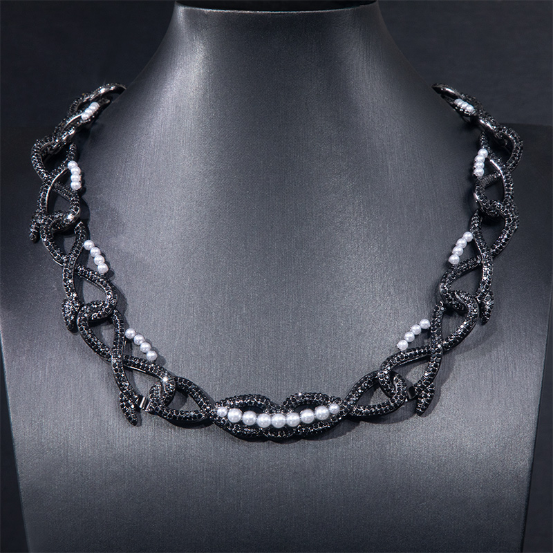 Street Luxury Iced Out 18mm 20 Thorns With Pearl Link Chain In Black Gold - Image 6