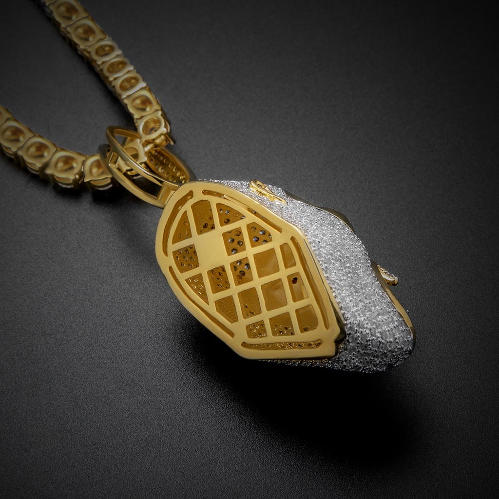 Iced Out Roaring Gorilla Pendant In Gold With Street Luxury Shine - Image 4