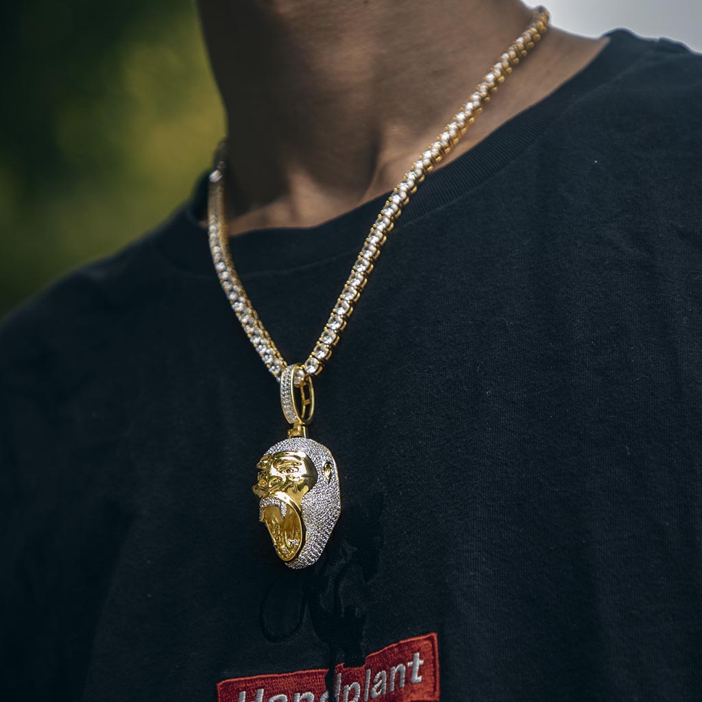 Iced Out Roaring Gorilla Pendant In Gold With Street Luxury Shine - Image 7