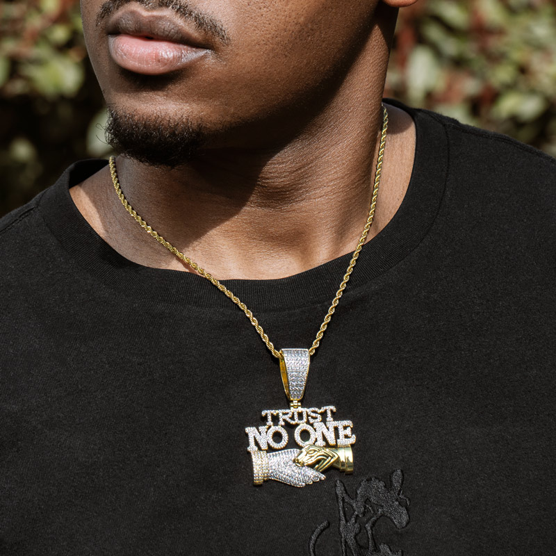 Iced Out Trust No One Pendant Gold With Street Luxury Shine - Image 4