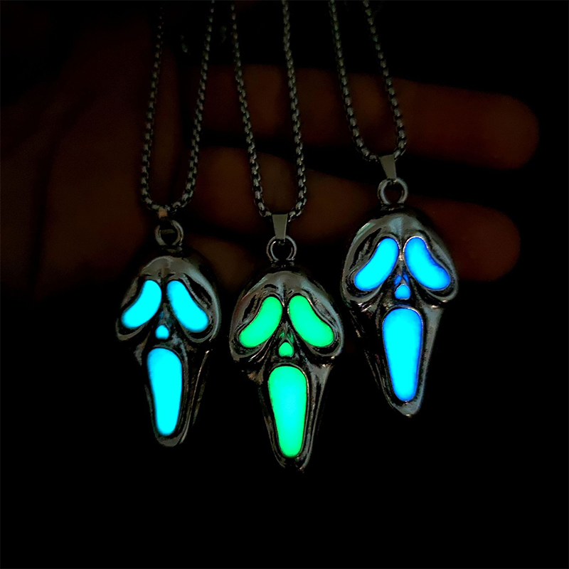 Glow In The Dark Screaming Ghost Face Pendant With Street Luxury Shine