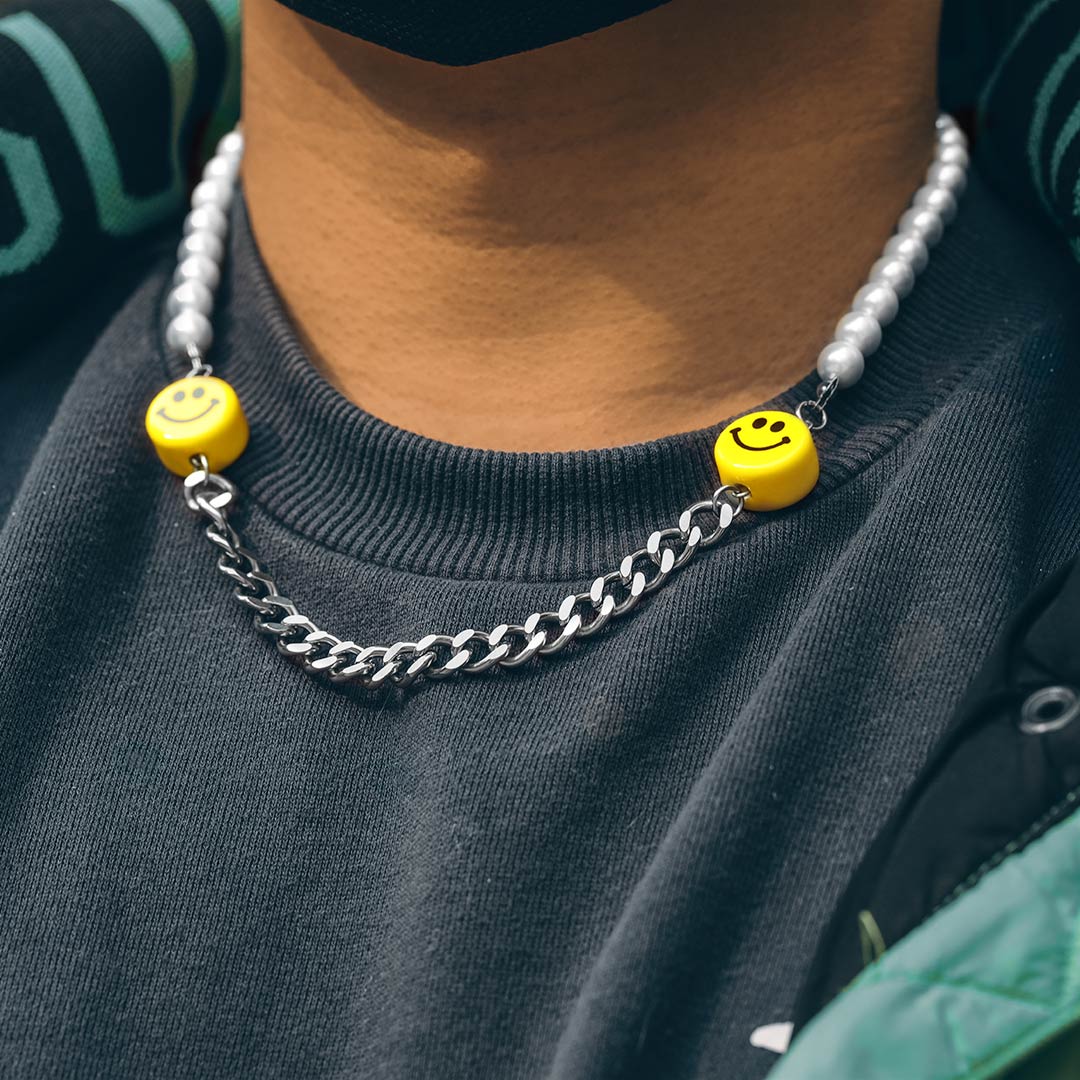 Smile Face Pearl And Steel Cuban Chain Necklace With Street Luxury Shine - Image 3