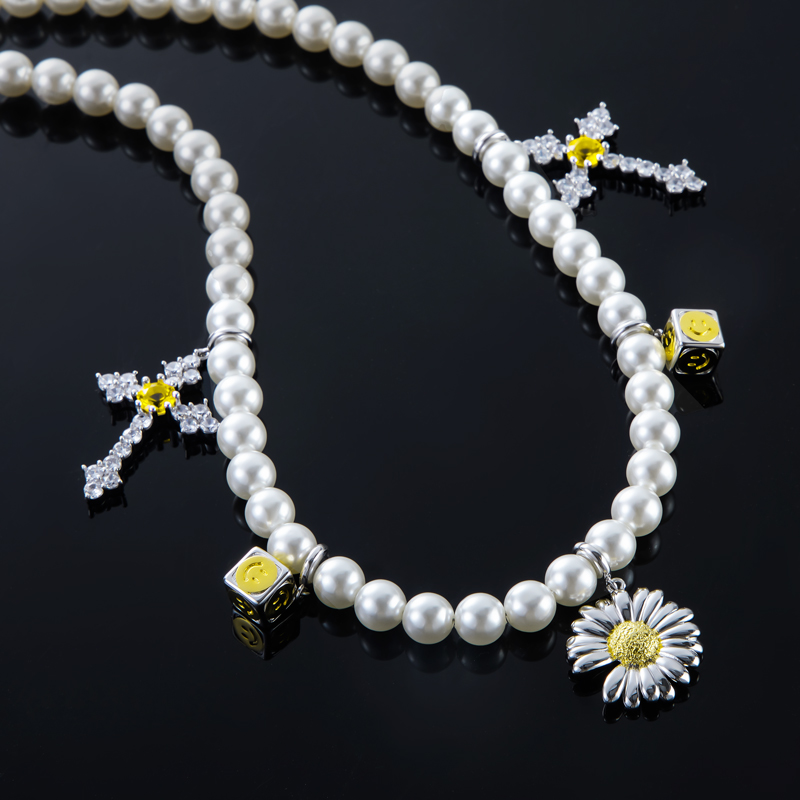 Blooming Daisy & Iced Out Cross Pearl Chain Gold With Street Luxury Shine - Image 3