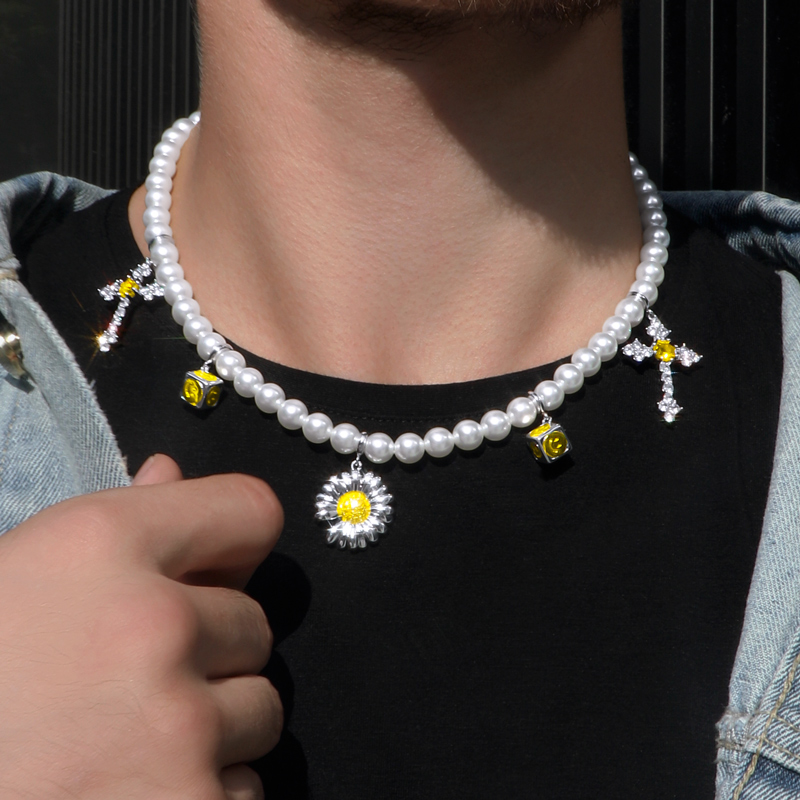 Blooming Daisy & Iced Out Cross Pearl Chain Gold With Street Luxury Shine
