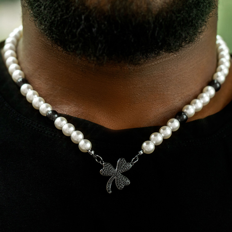 Iced Out Black Stones Three-leaf Pearl Necklace With Street Luxury Shine - Image 4