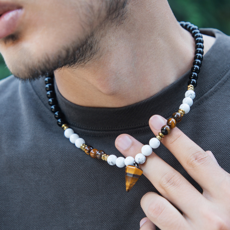 Street Luxury White Turquoise Beads Healing Necklace With Pointed Pendant