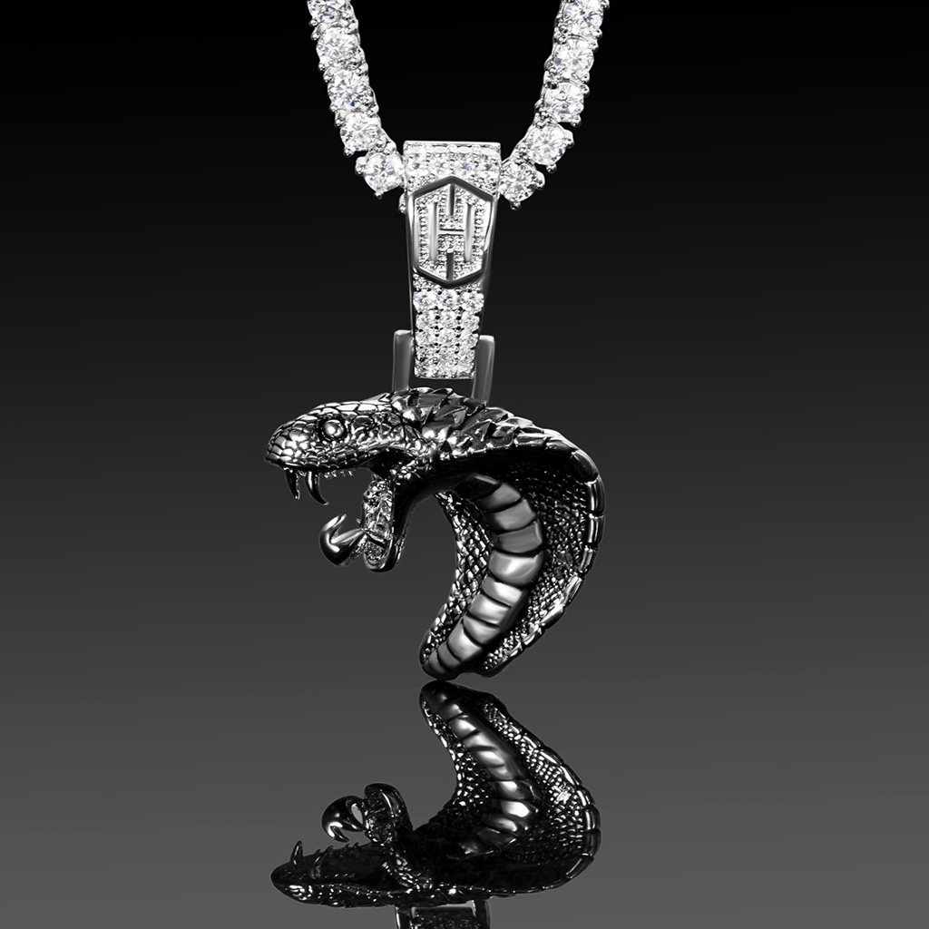 Open-mouthed Cobra Head Pendant Bold Statement Style With Street Luxury