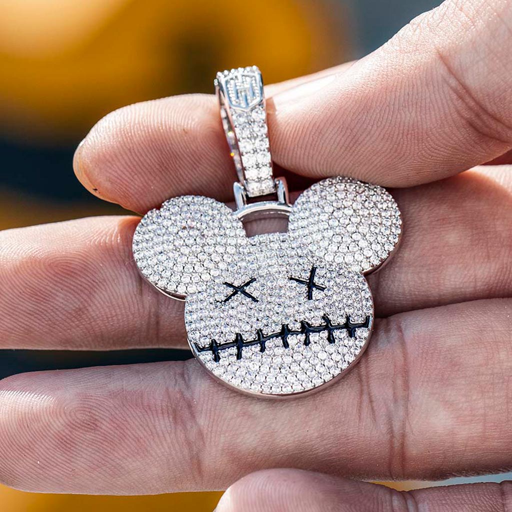 Iced Out Cartoon Mouse Pendant In White Gold With Street Luxury Shine - Image 3