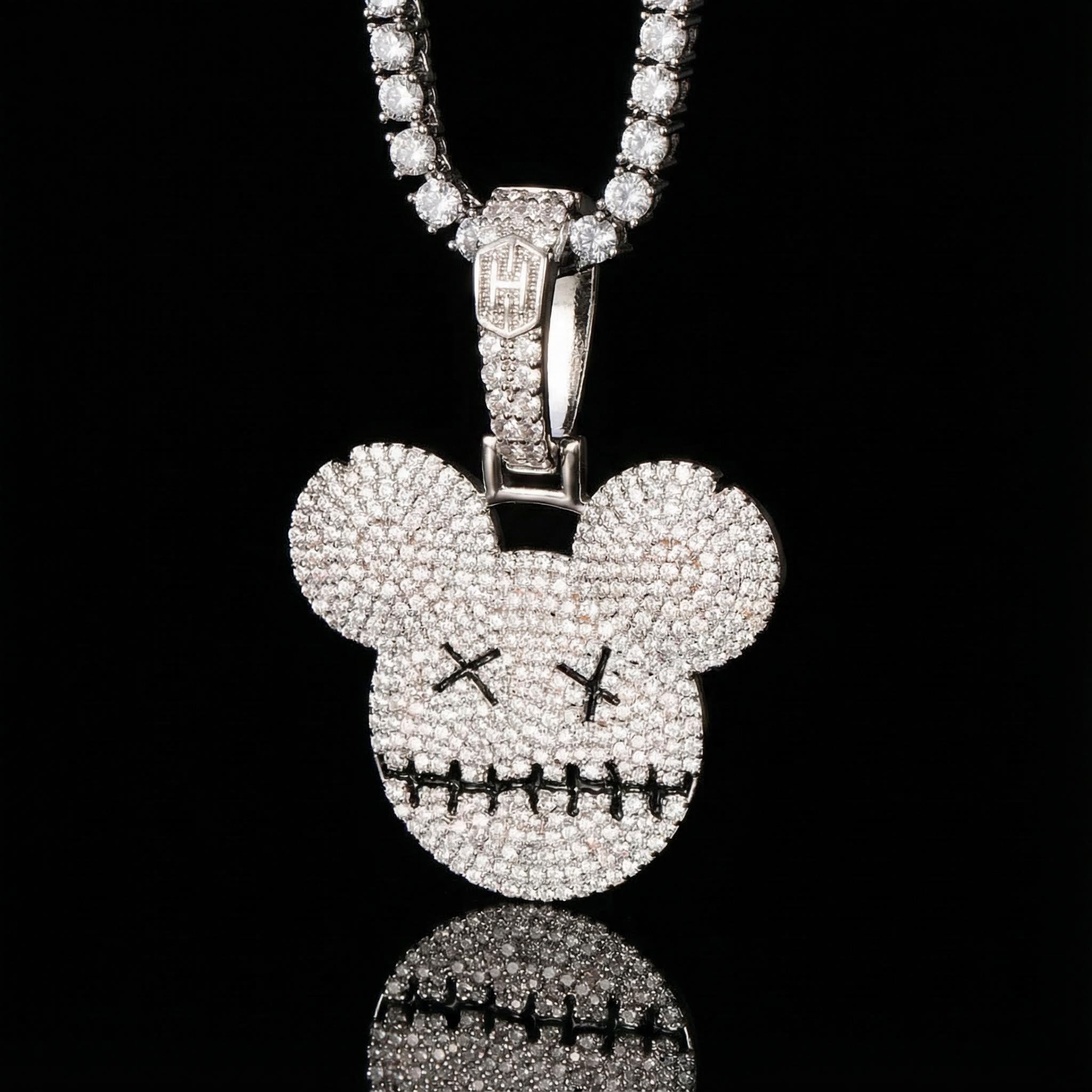 Iced Out Cartoon Mouse Pendant In White Gold With Street Luxury Shine - Image 4