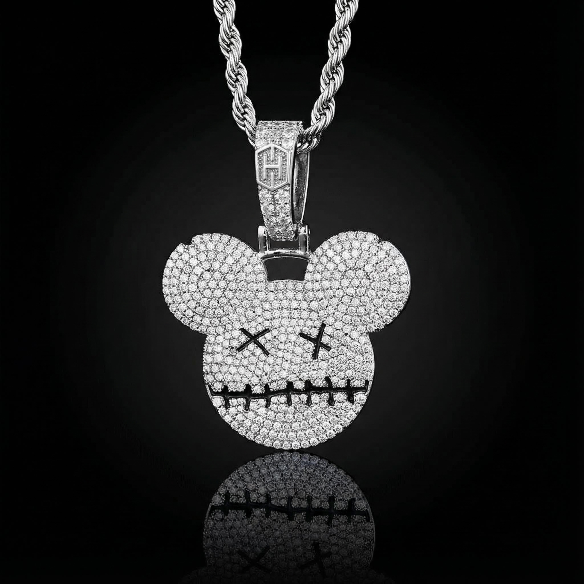 Iced Out Cartoon Mouse Pendant In White Gold With Street Luxury Shine