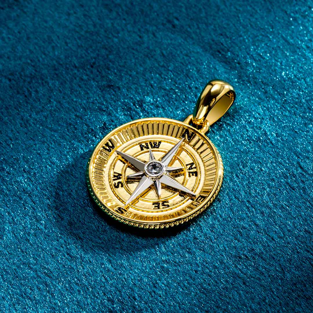 Two-tone Compass Pendant Bold Statement Style With Street Luxury - Image 3