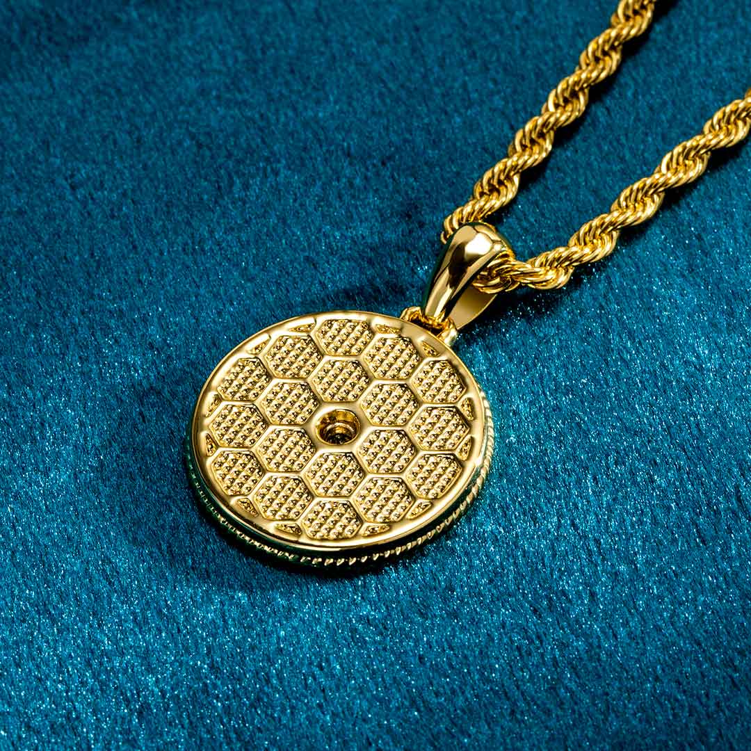 Two-tone Compass Pendant Bold Statement Style With Street Luxury - Image 5