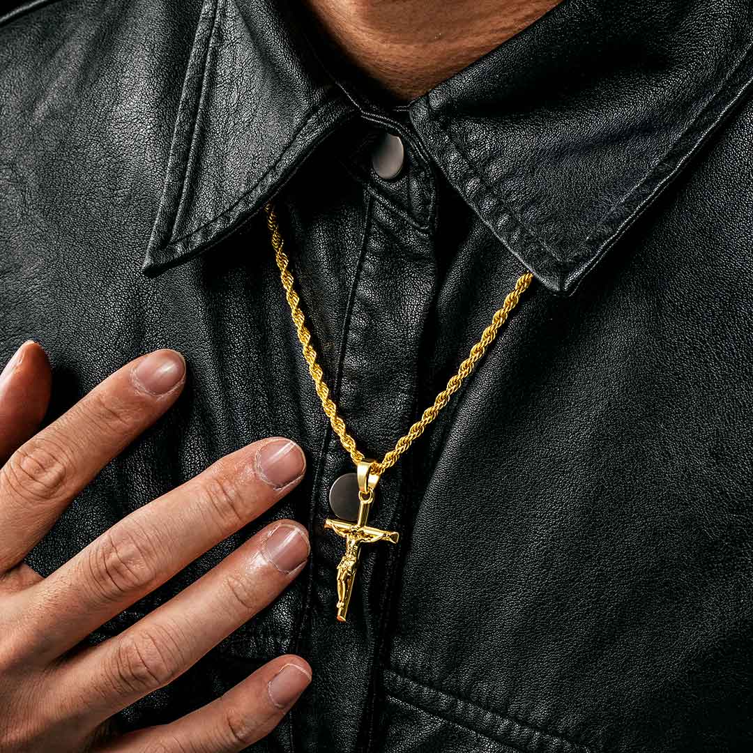 Crucifix Cross Pendant In Gold Gold With Bold Statement Appeal - Image 4