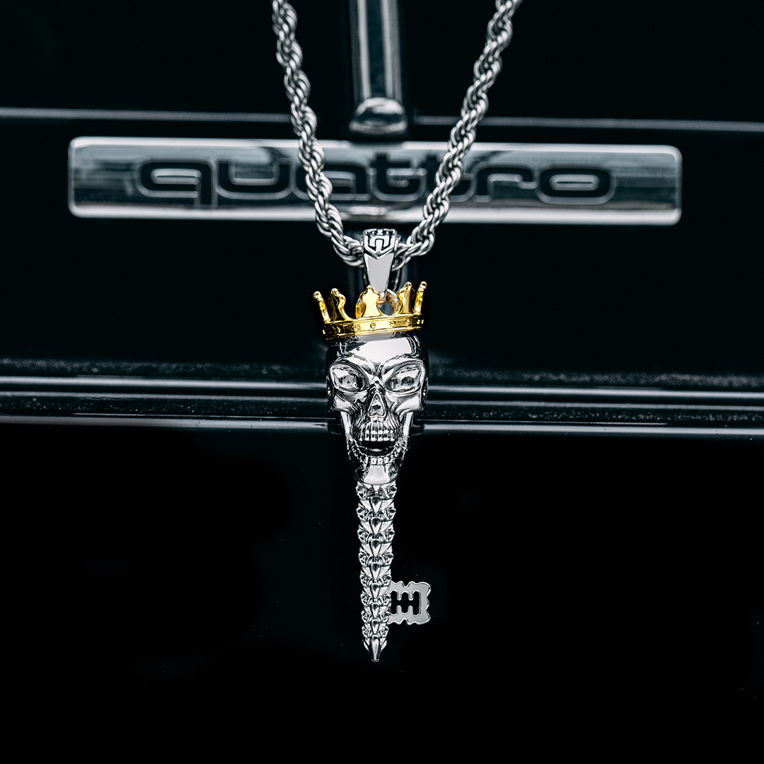 Two-tone Crown Skull Key Pendant Bold Statement Style With Street Luxury - Image 5