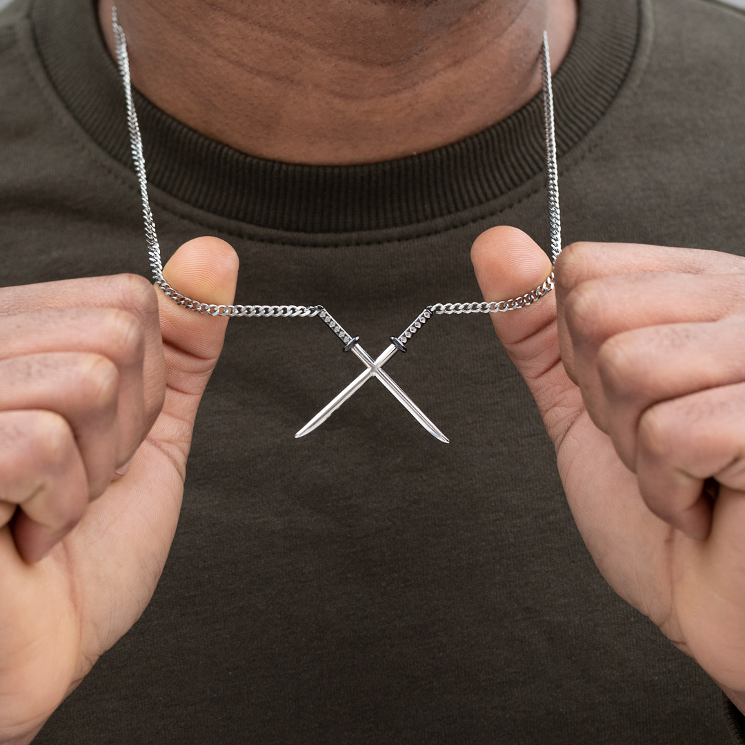 Crossed Katana Sword Necklace Bold Statement Style With Street Luxury - Image 3