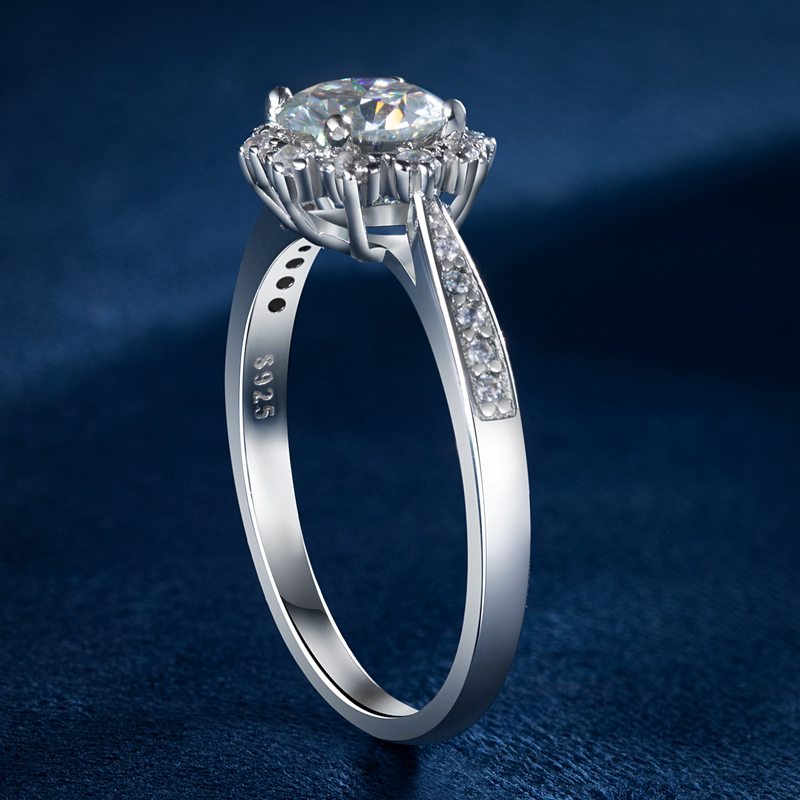 Bold 1ct Round Cut Halo Moissanite Engagement Ring In S925 Sterling Silver - Image 4