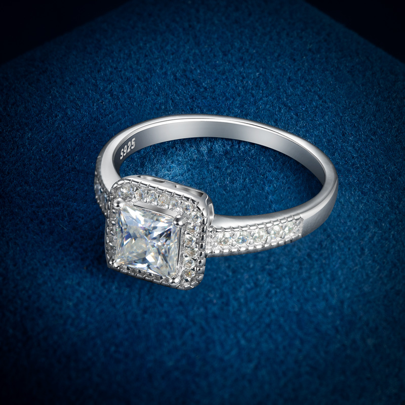 1ct Moissanite Princess Cut Halo Engagement Ring In S925 Sterling Silver - Image 3