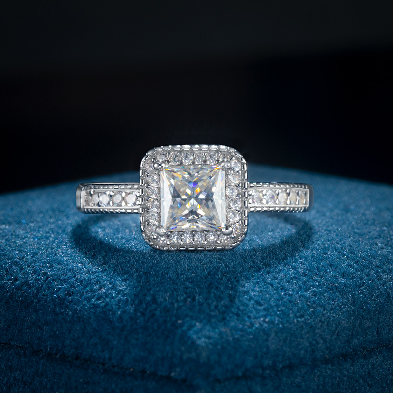 1ct Moissanite Princess Cut Halo Engagement Ring In S925 Sterling Silver