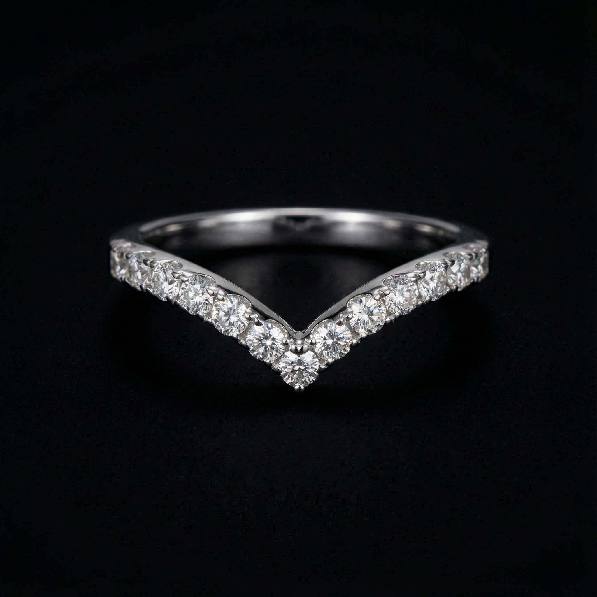 Bold 2mm V-shaped Round Cut Moissanite Cluster Eternity Ring In S925 Silver - Image 4
