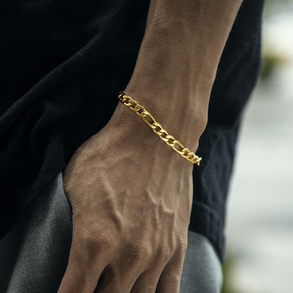 5mm Figaro Bracelet In Gold Gold With Bold Statement Appeal - Image 3