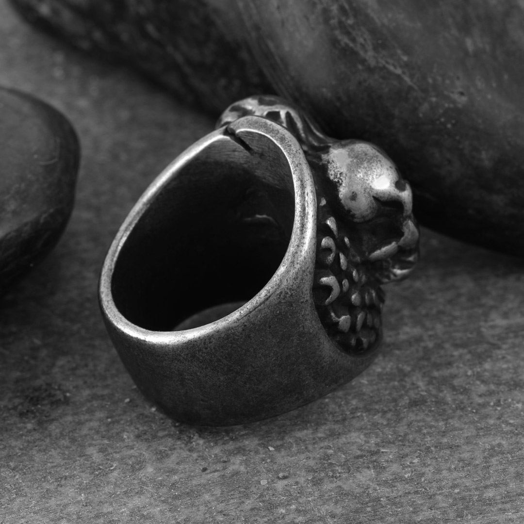 Two-face Stainless Steel Skull Ring Bold Statement Style With Street Luxury - Image 4