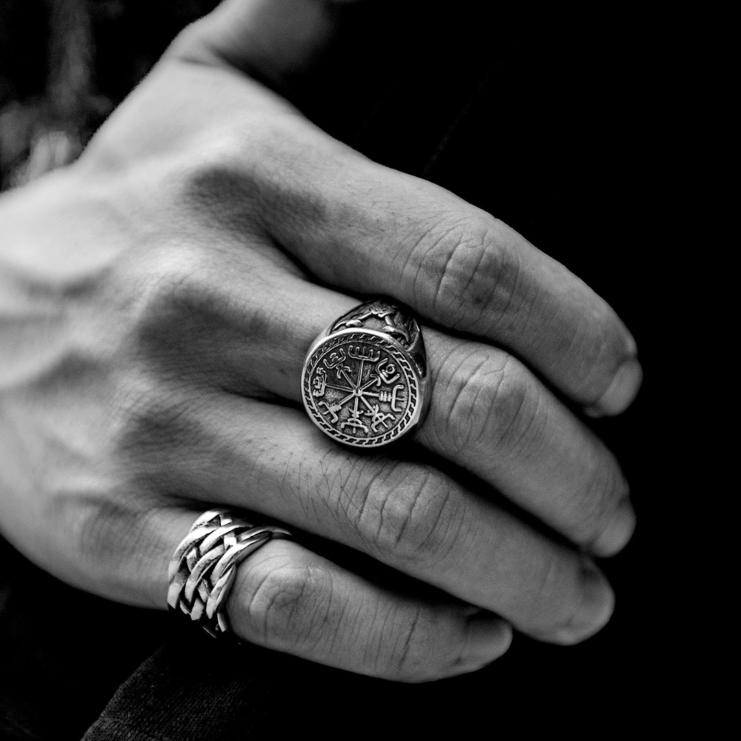 Vegvisir Axe Stainless Steel Ring Bold Statement Style With Street Luxury - Image 3