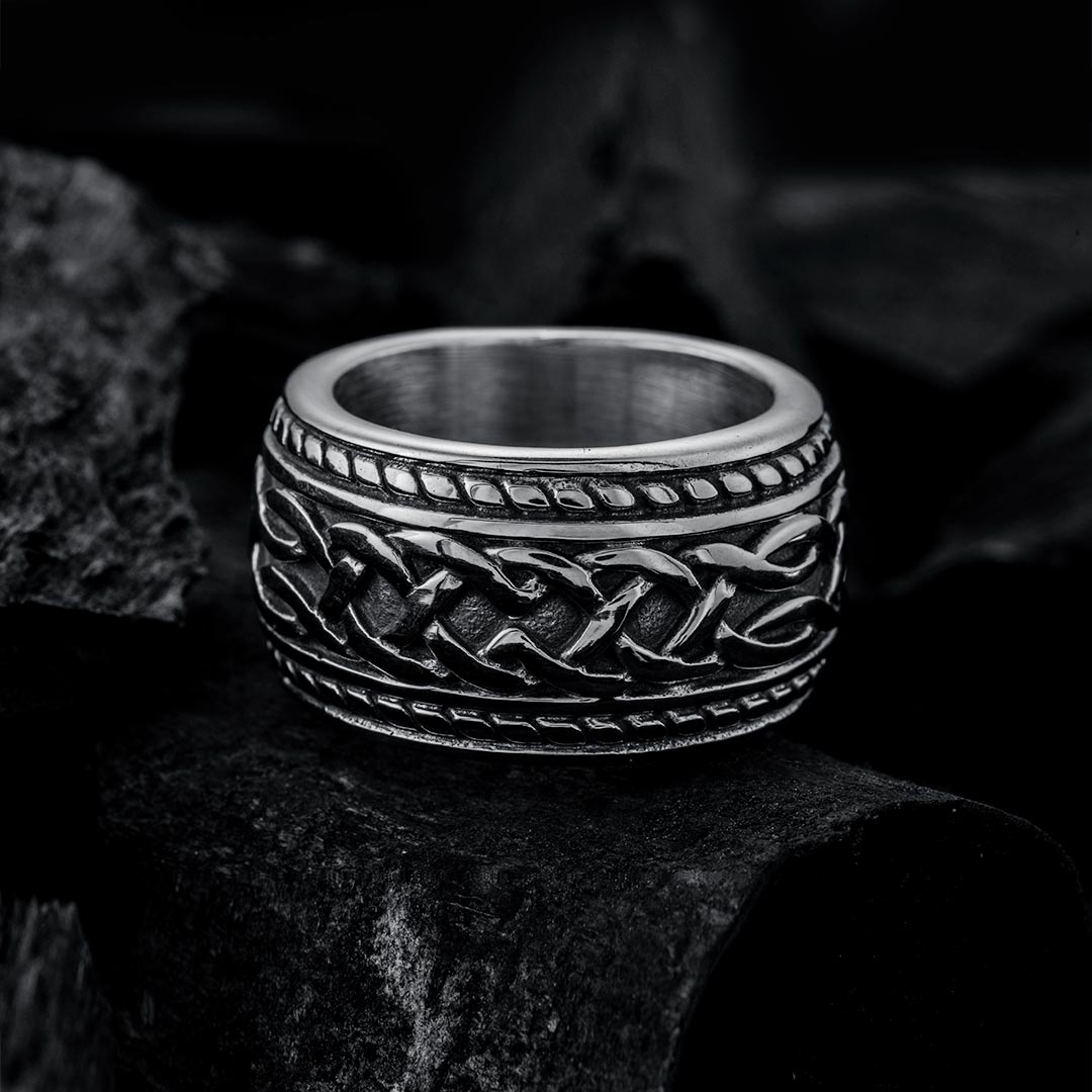 Chain Knot Stainless Steel Ring Bold Statement Style With Street Luxury - Image 3