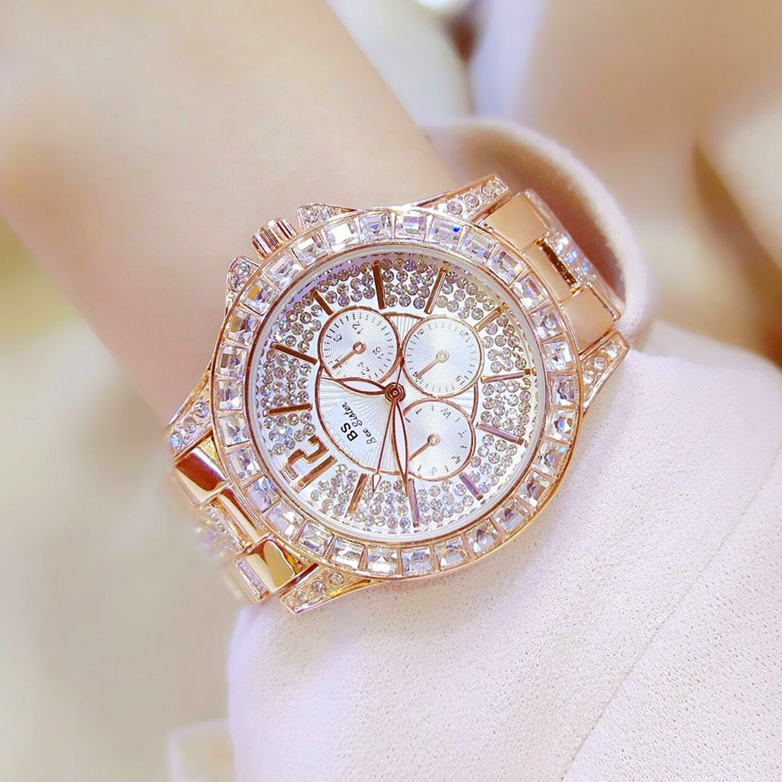 Iced Out 38mm Women Quartz Watch Silver With Street Luxury Shine - Image 4