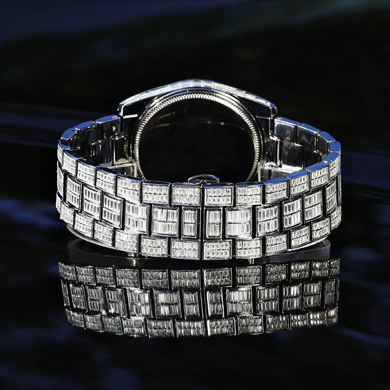 Bold Emerald Baguette Cut Bezel Date Display Men's Watch In White Gold - Image 5