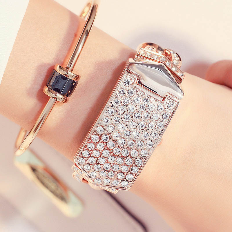 Iced Out Clamshell Quartz Watch Gold With Street Luxury Shine - Image 3