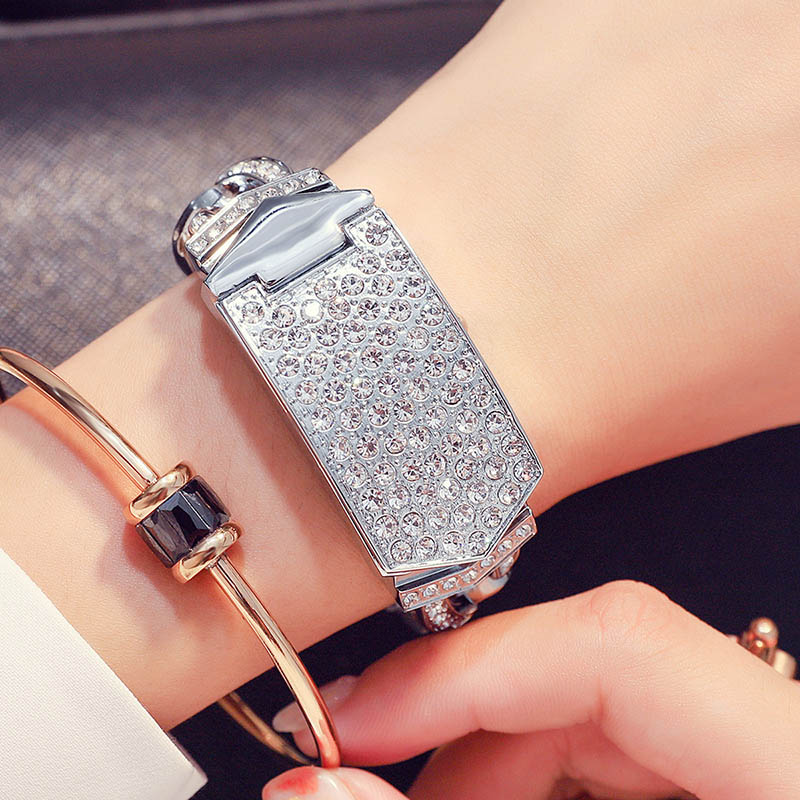 Iced Out Clamshell Quartz Watch Gold With Street Luxury Shine - Image 5
