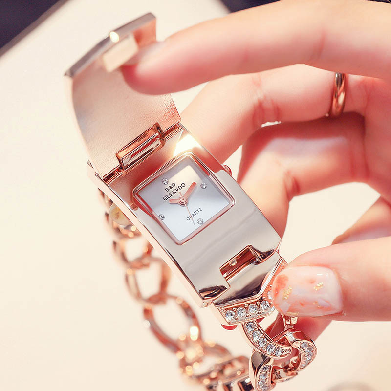 Iced Out Clamshell Quartz Watch Gold With Street Luxury Shine
