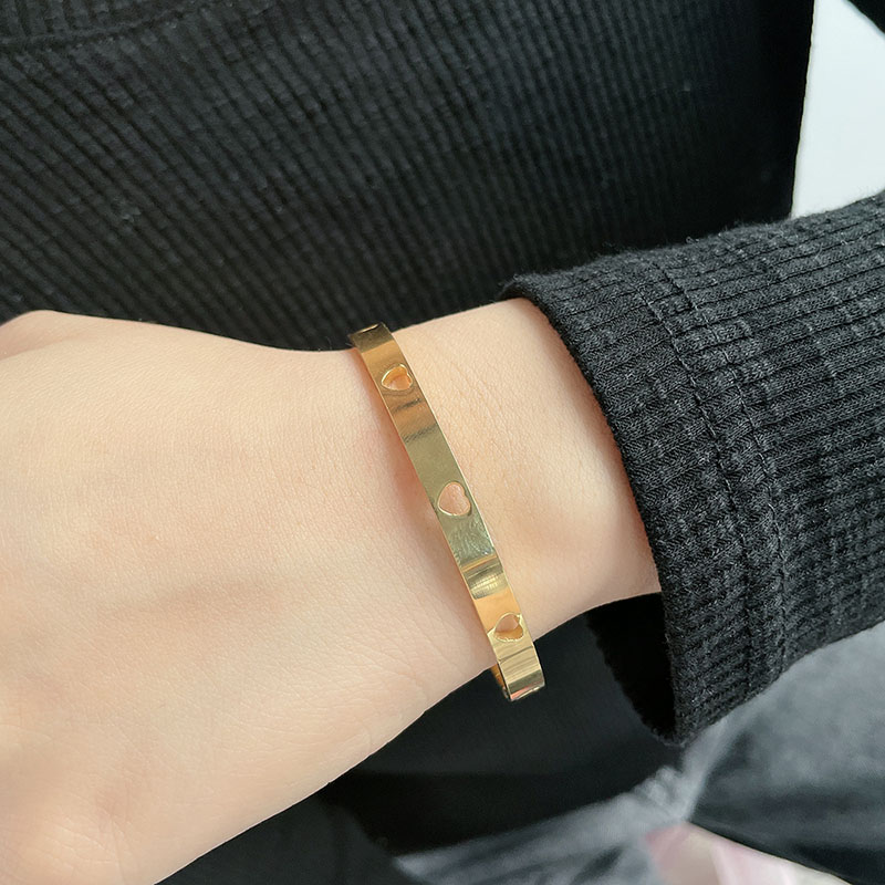 Hollow Out Heart Bangle Bracelet Premium Look Without Heavy Price - Image 8