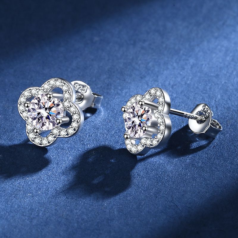 Bold 0.5ct Round-cut Sterling Silver Four-leaf Clover Stud Earrings - Image 3